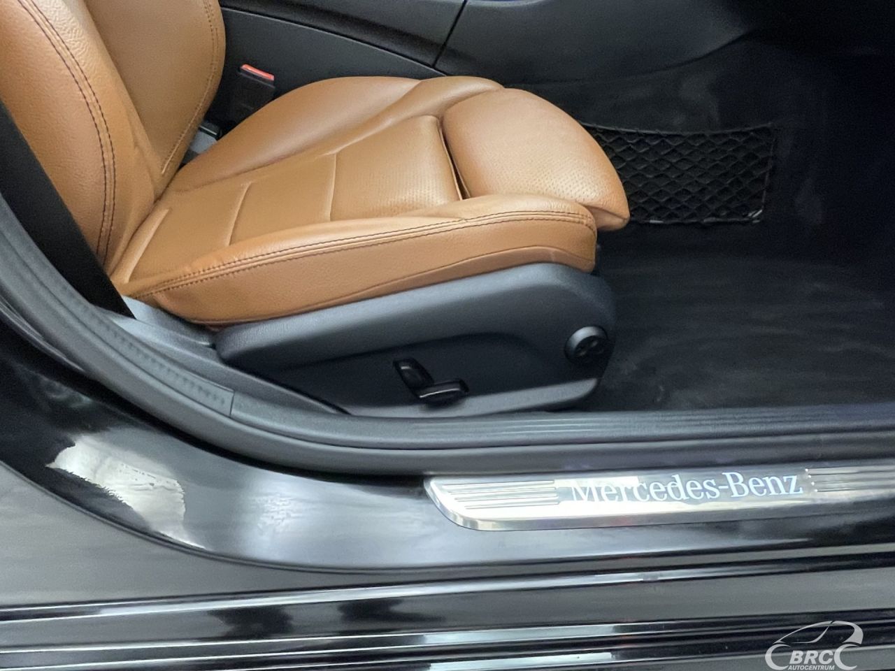 Mercedes-Benz C300 | 5