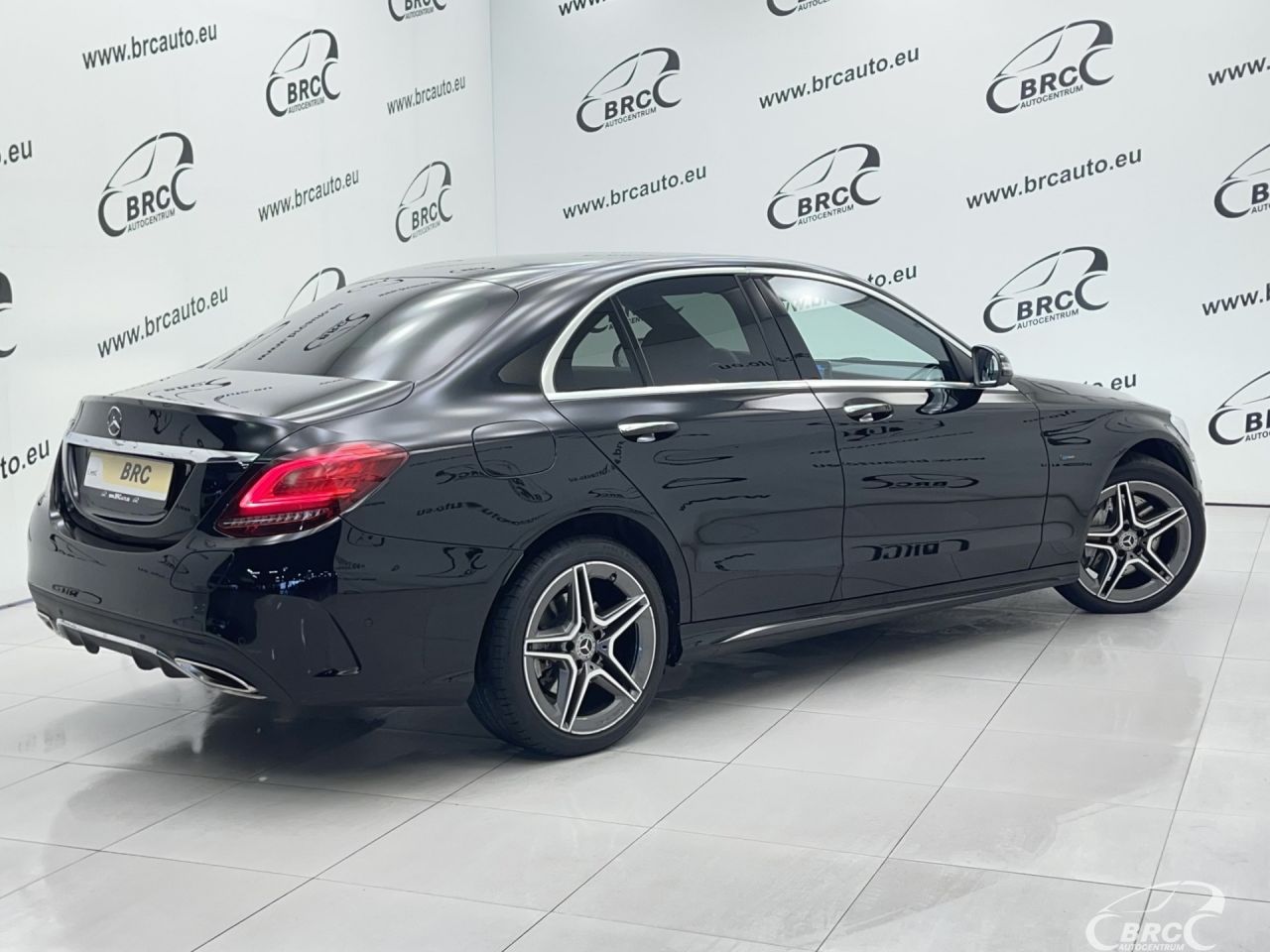 Mercedes-Benz C300 | 1