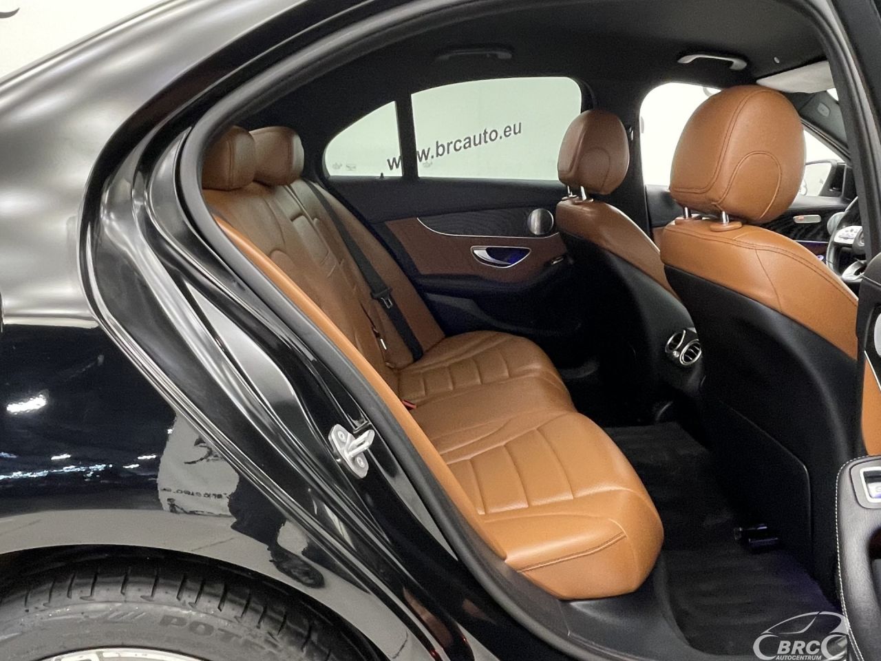 Mercedes-Benz C300 | 10