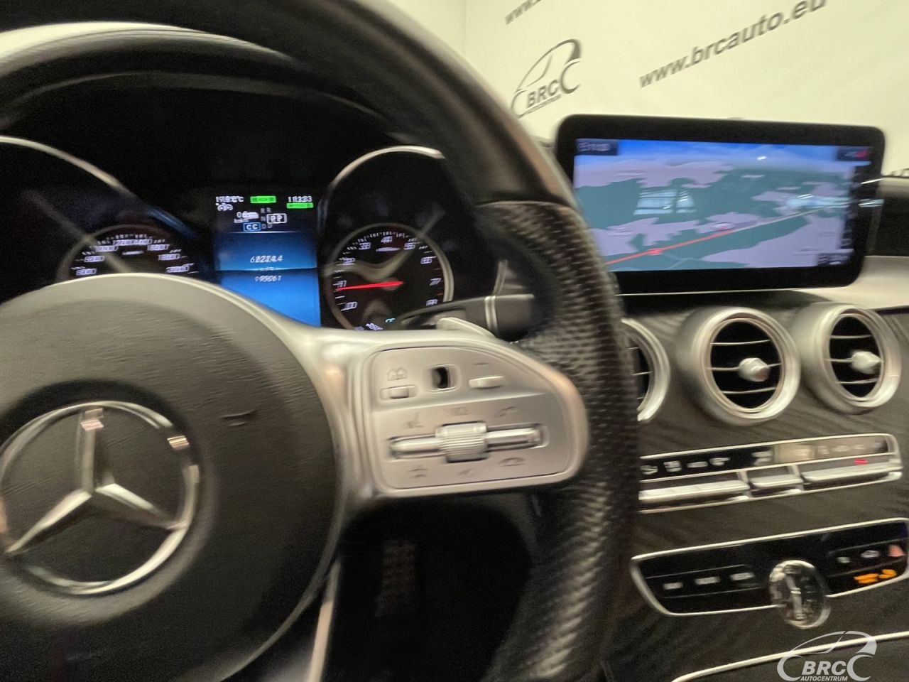 Mercedes-Benz C300 | 32