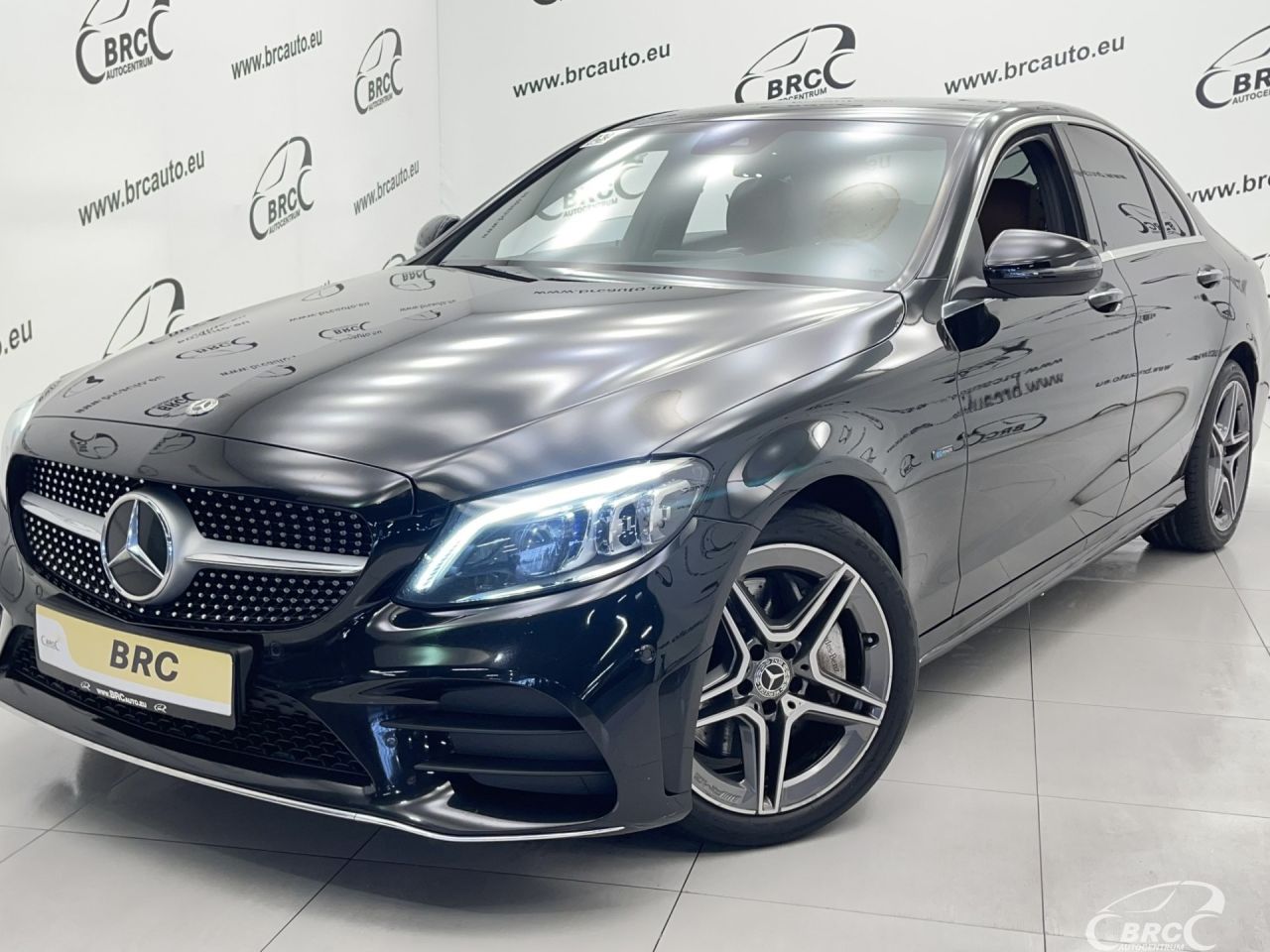Mercedes-Benz C300 | 50