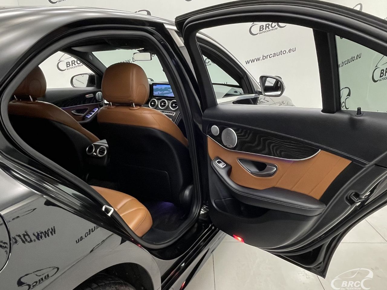 Mercedes-Benz C300 | 13