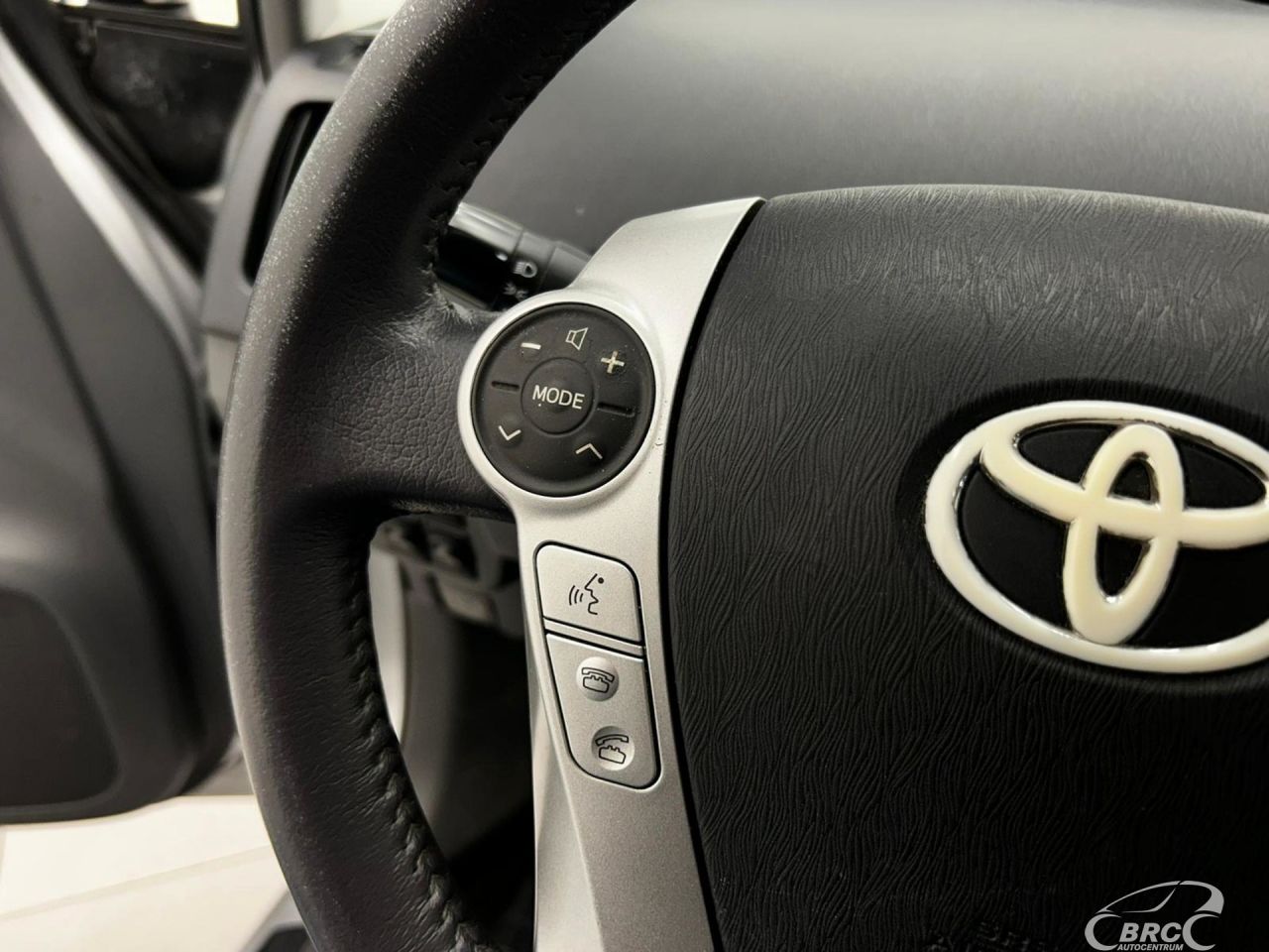 Toyota Prius | 12