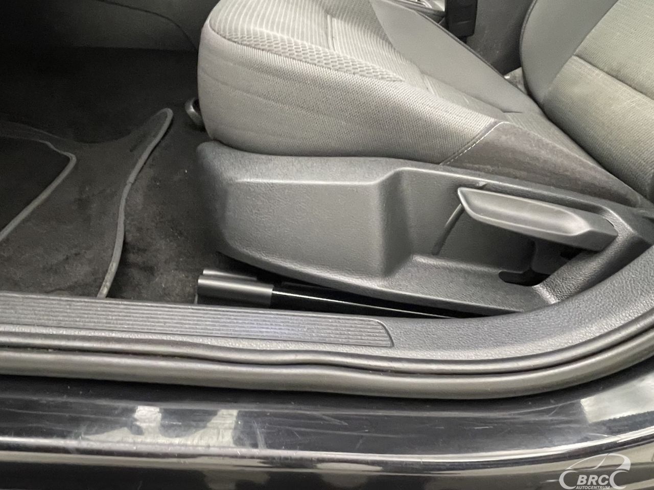 Volkswagen Golf | 37