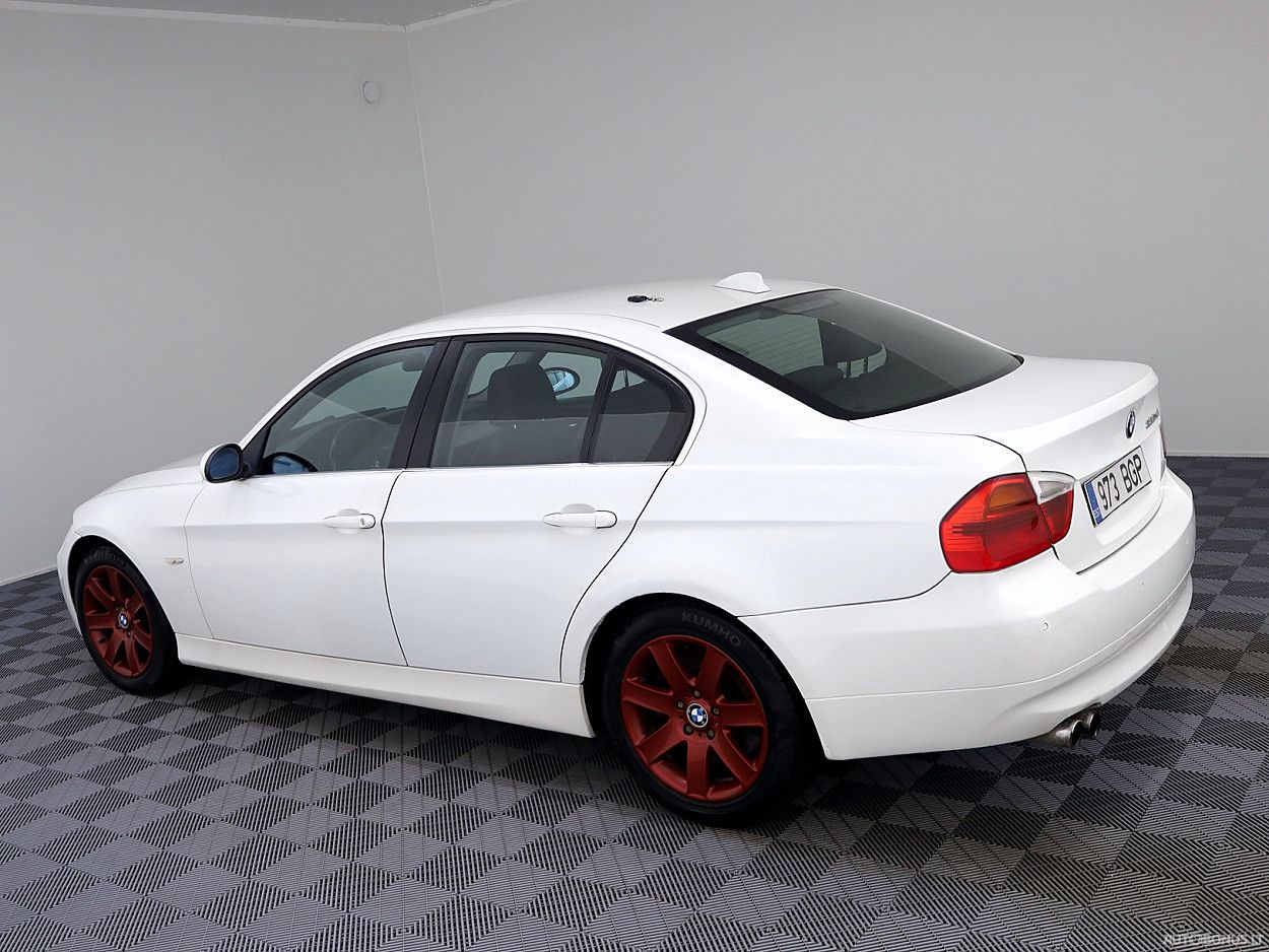 BMW 330 | 3