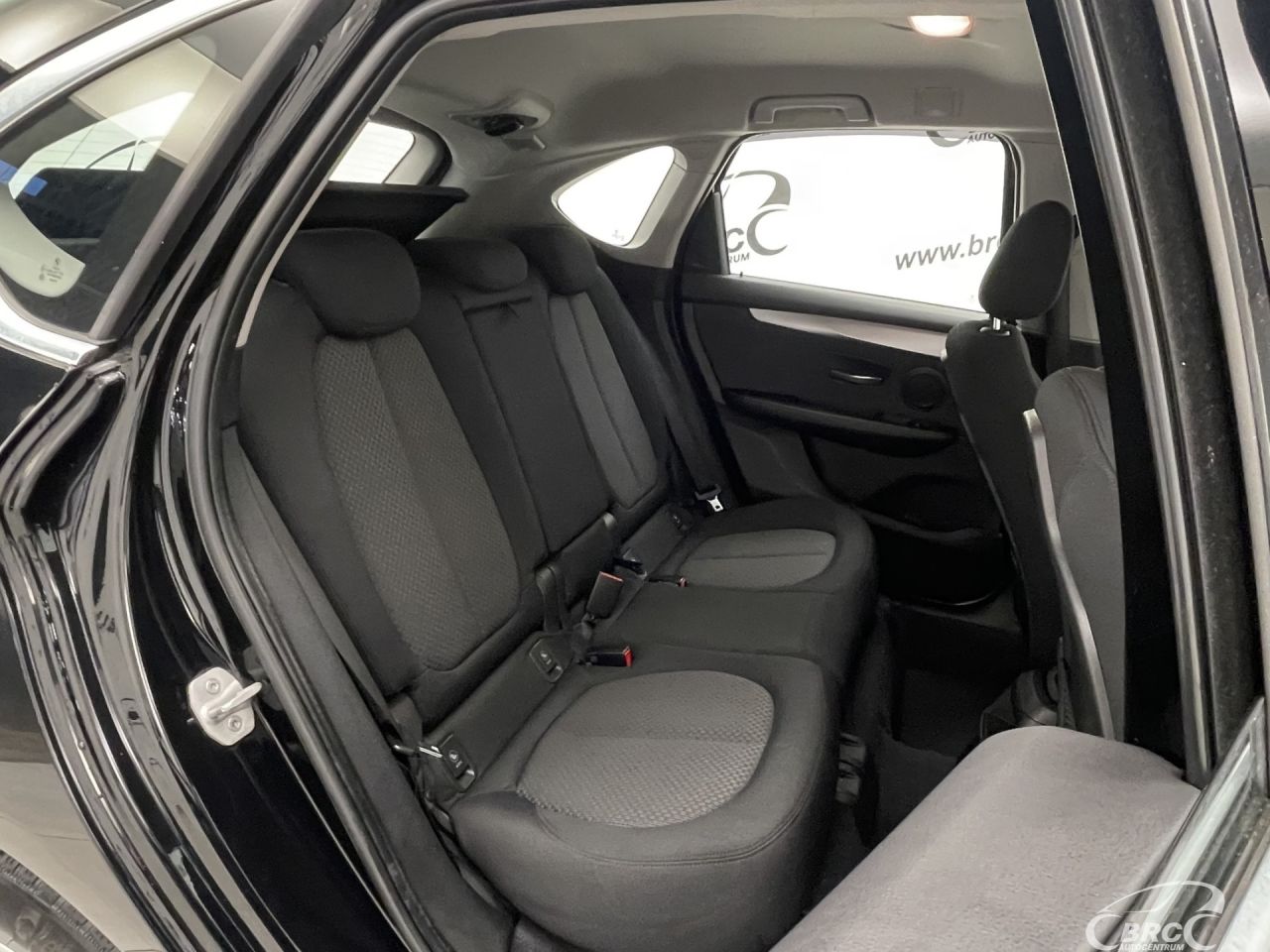 BMW 218 | 10