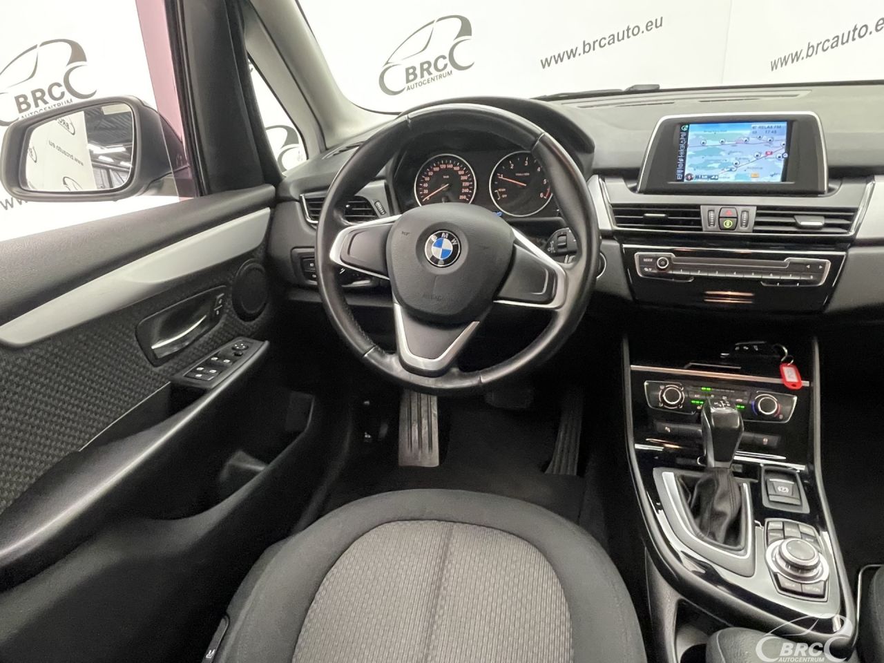 BMW 218 | 12