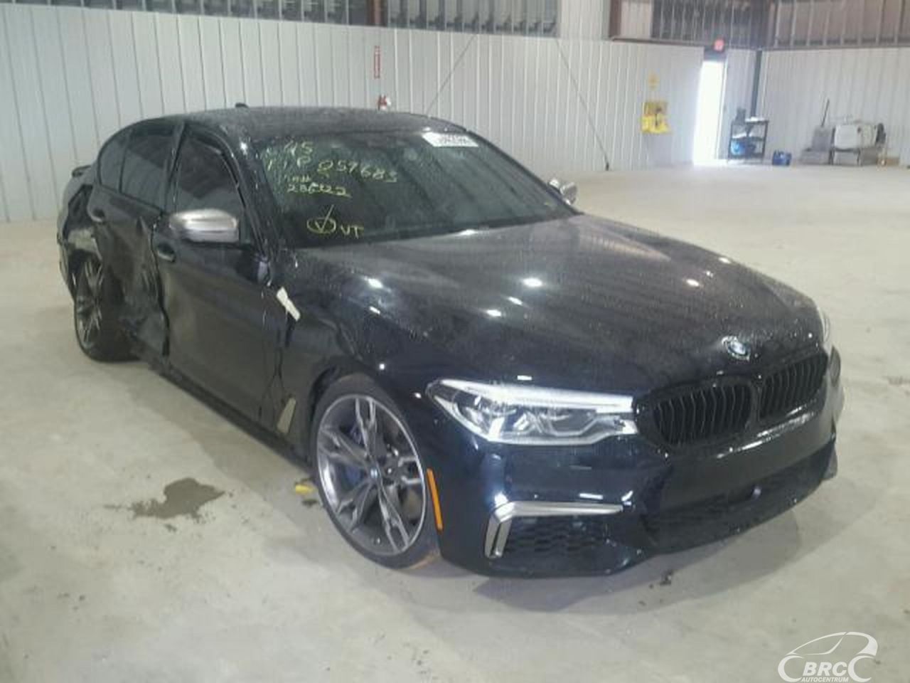 BMW M550 | 40