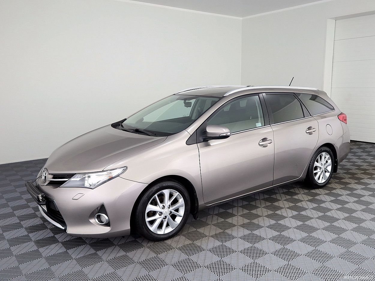 Toyota Auris | 1