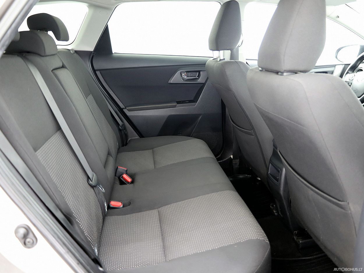 Toyota Auris | 6