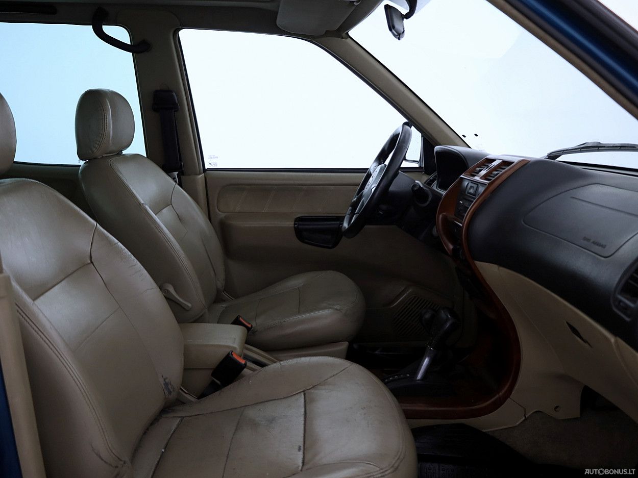 Nissan Terrano | 5