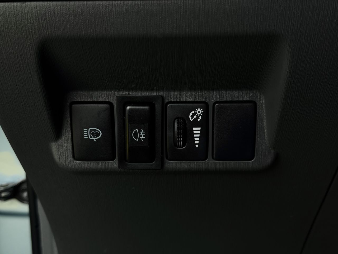 Toyota Prius | 16