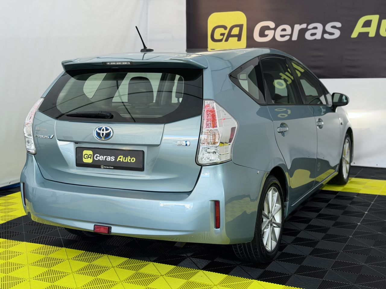 Toyota Prius | 3