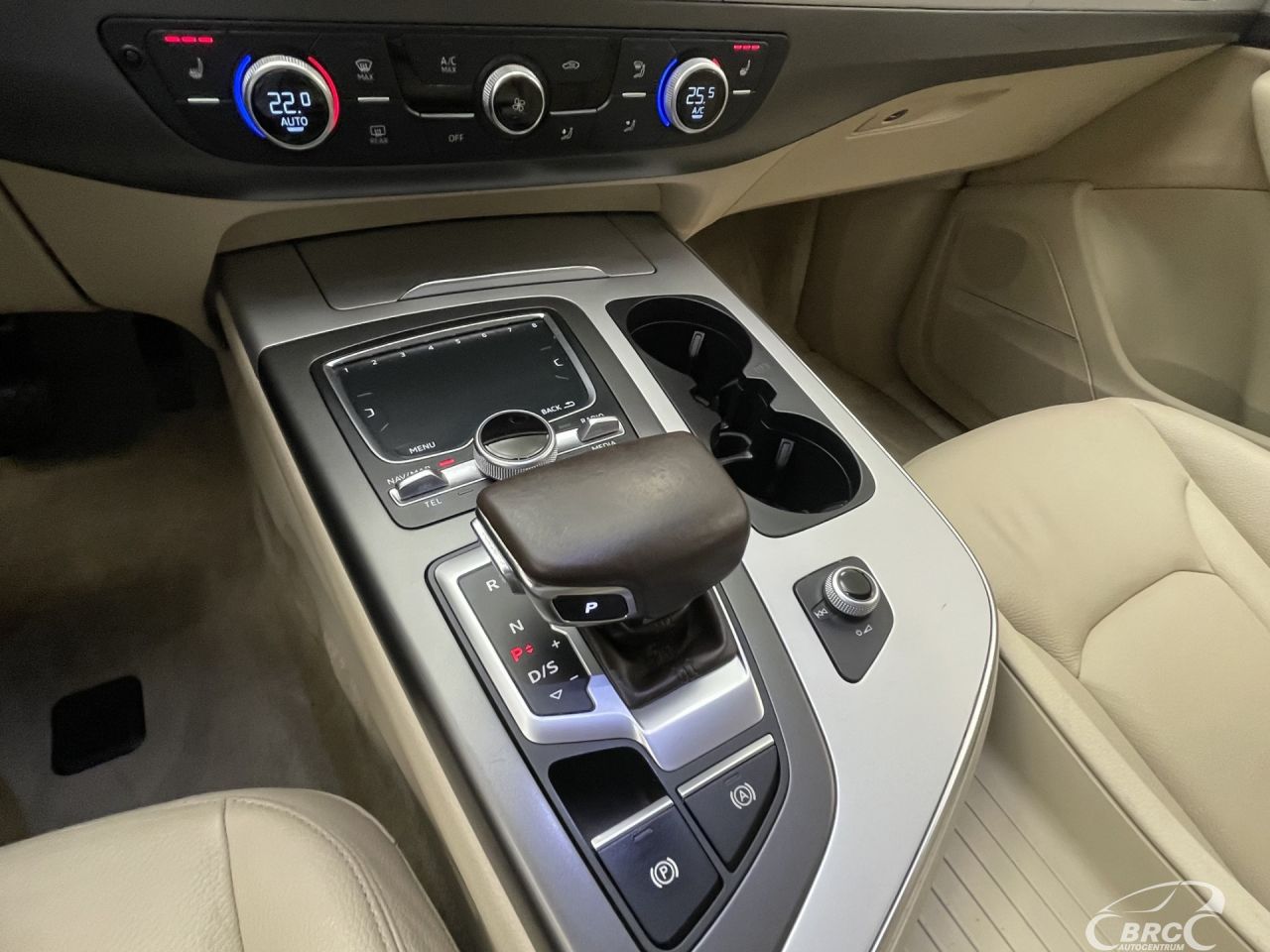 Audi Q7 | 24
