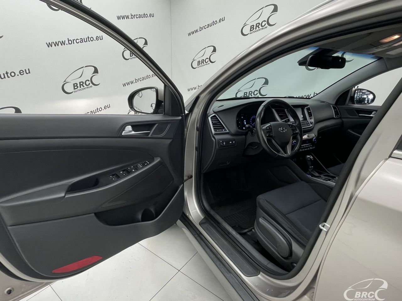 Hyundai Tucson | 19