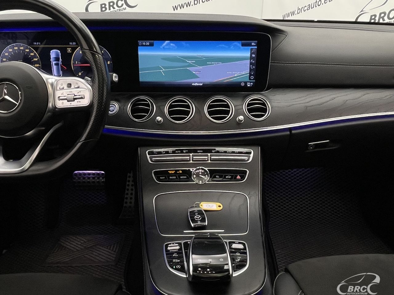 Mercedes-Benz E220 | 14
