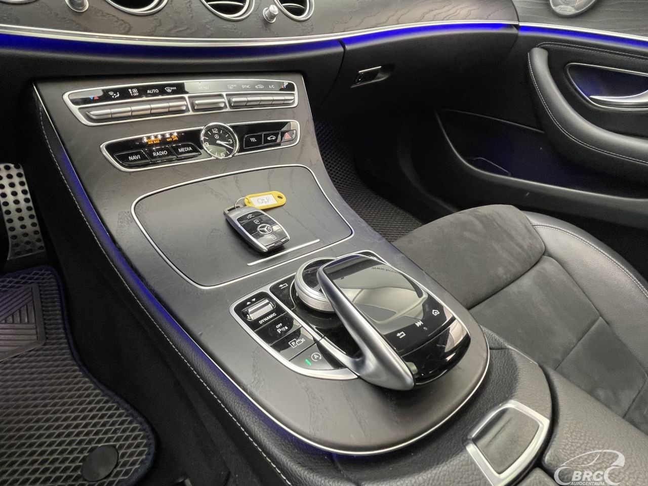 Mercedes-Benz E220 | 26