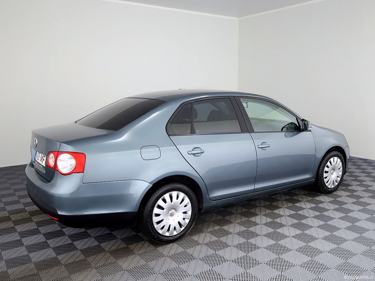 Volkswagen Jetta | 2