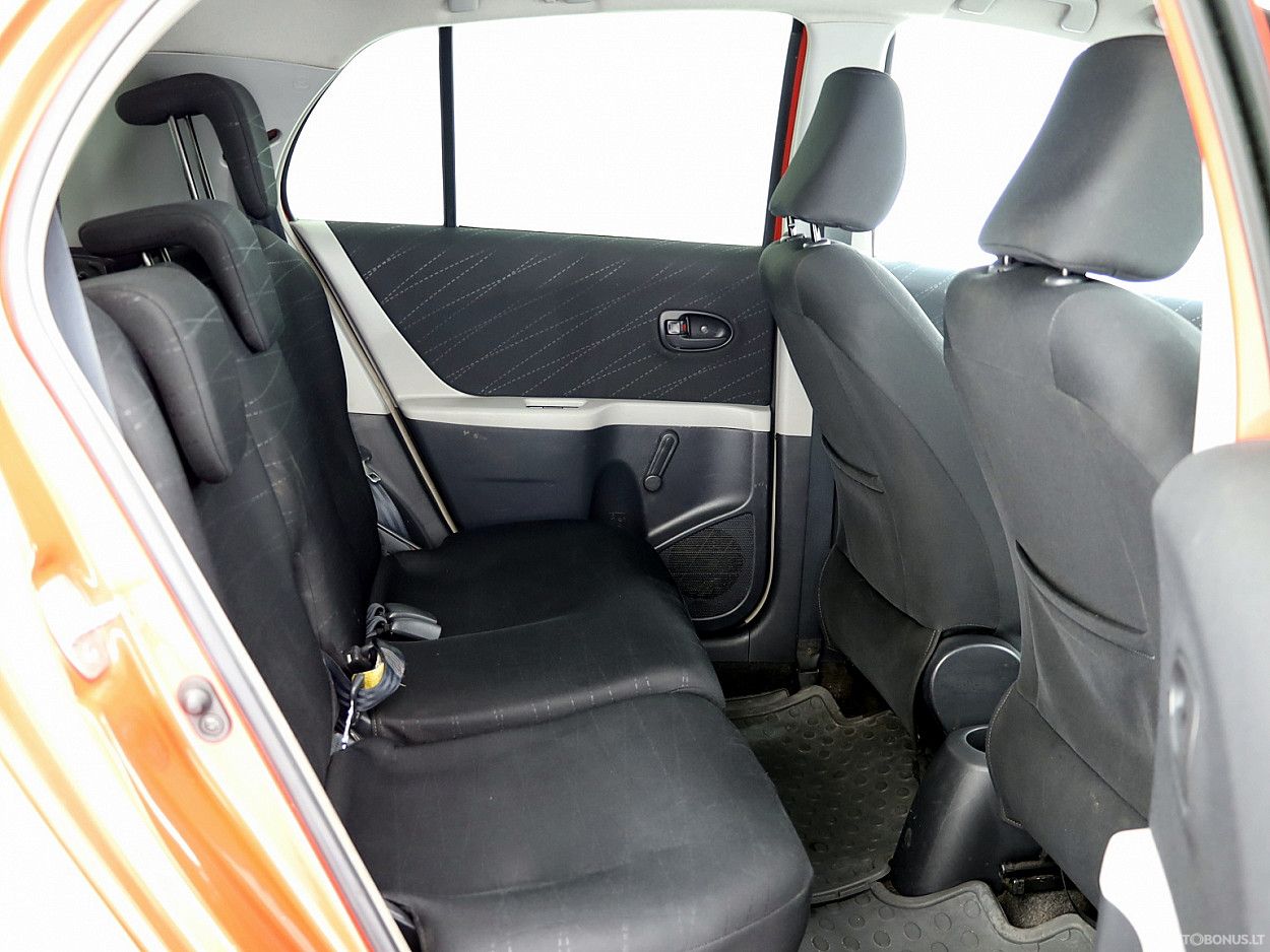 Toyota Yaris | 6