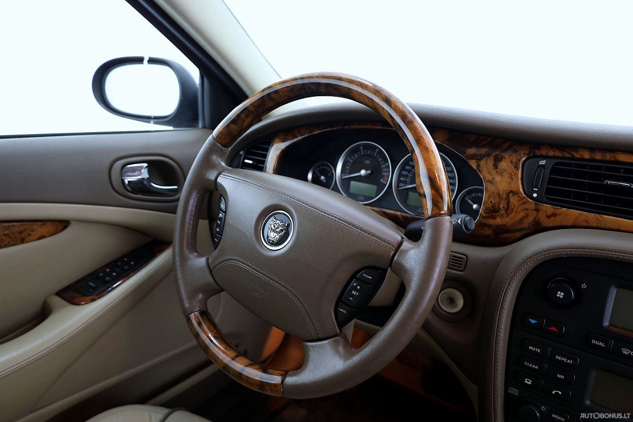 Jaguar S-Type | 7
