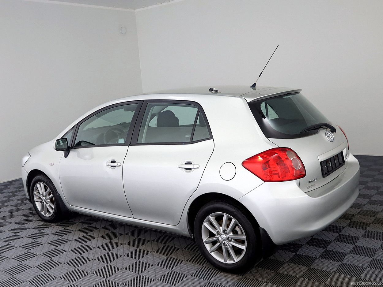 Toyota Auris | 3