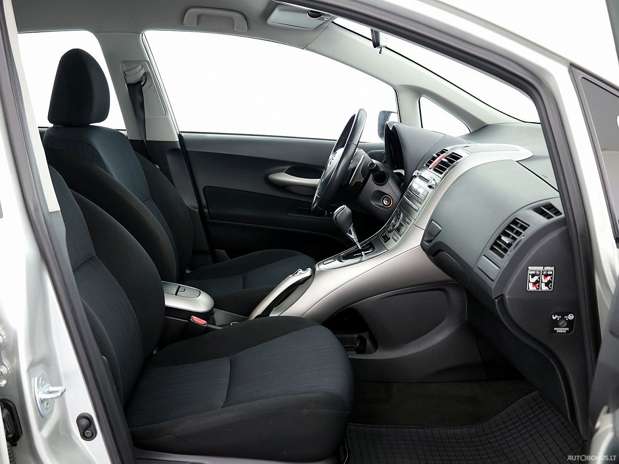Toyota Auris | 5