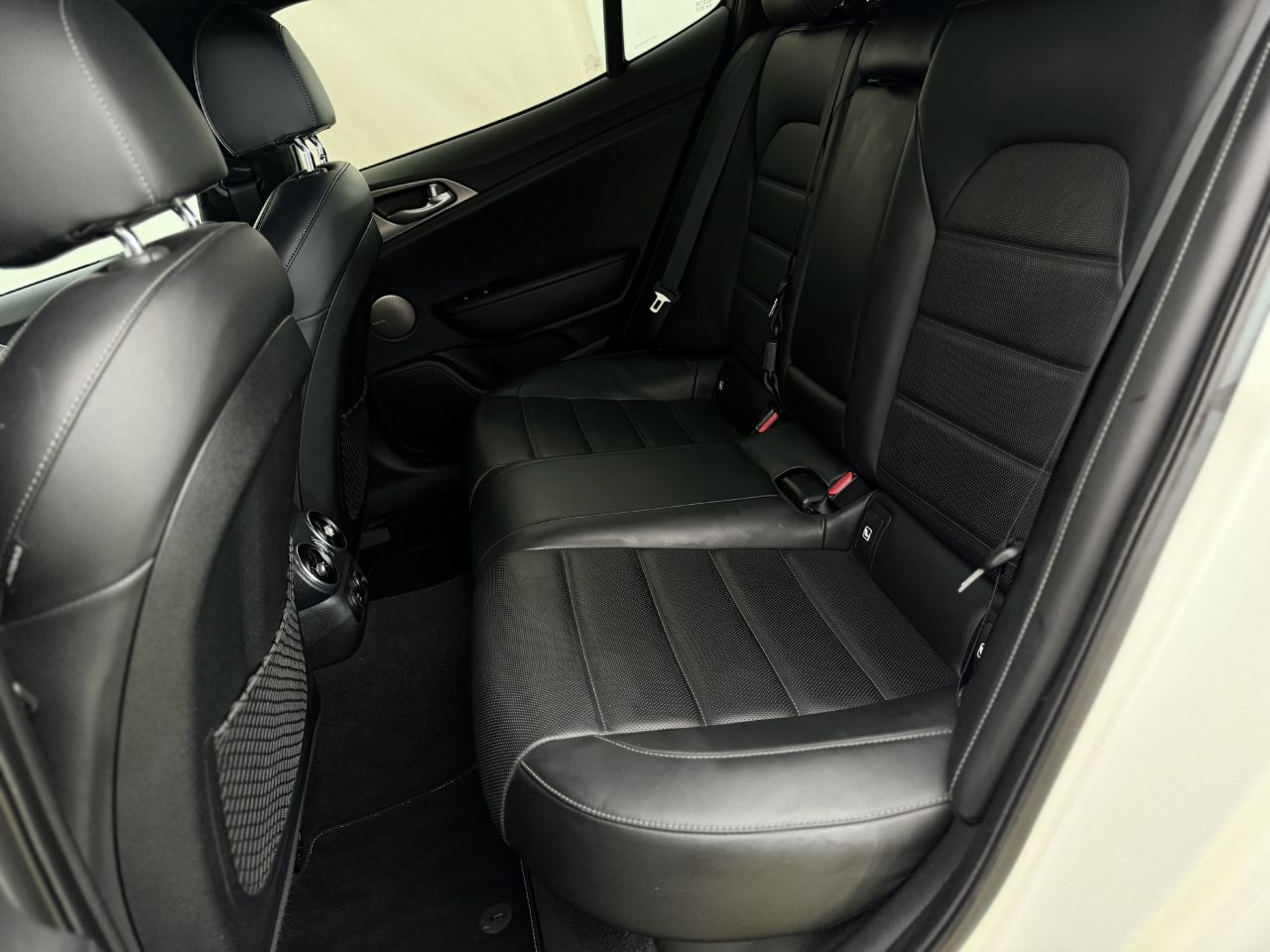 Kia Stinger | 10