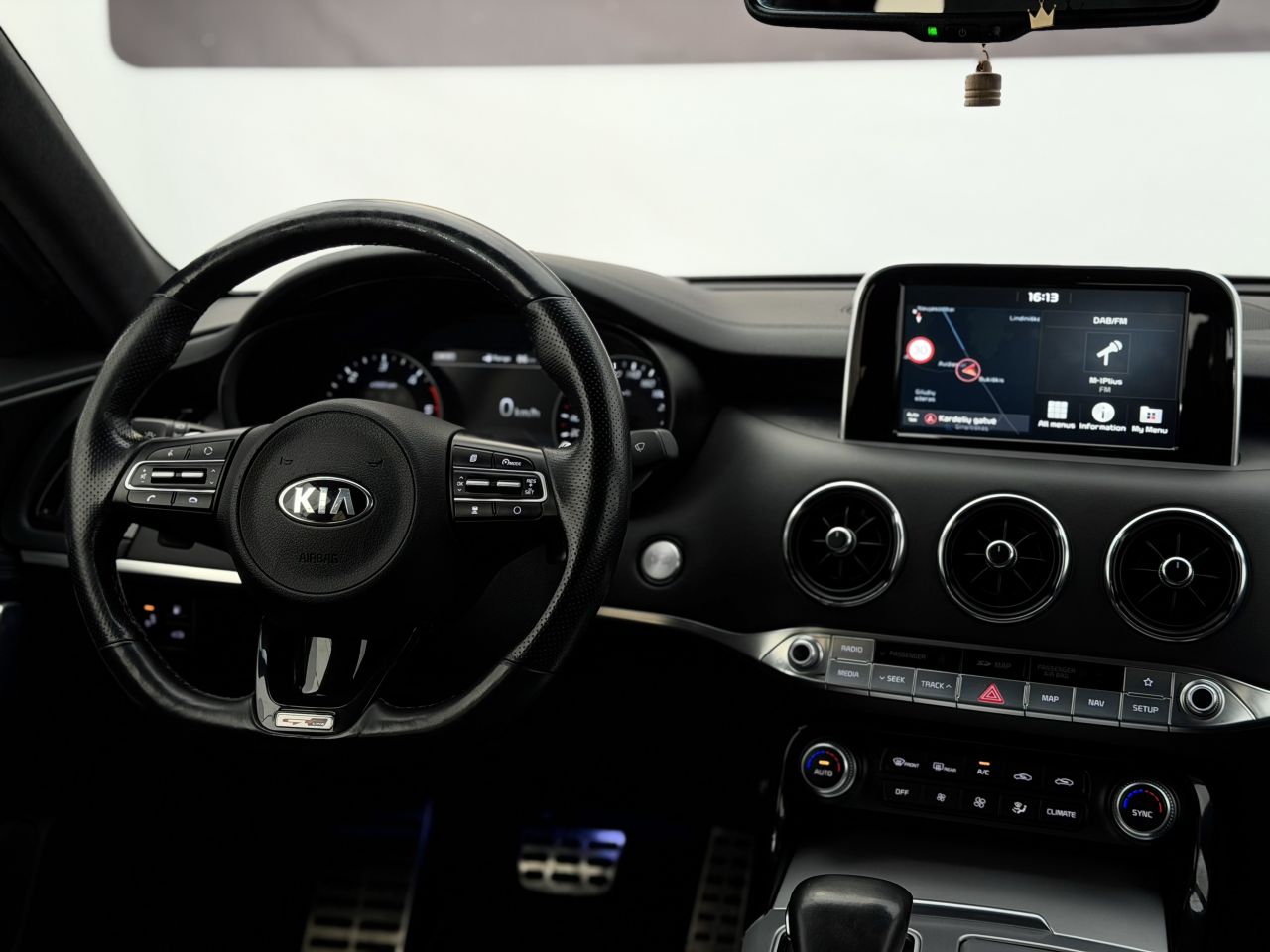 Kia Stinger | 14