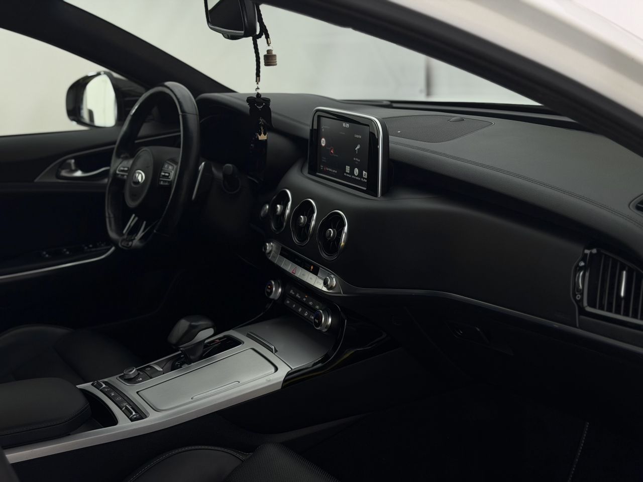 Kia Stinger | 13