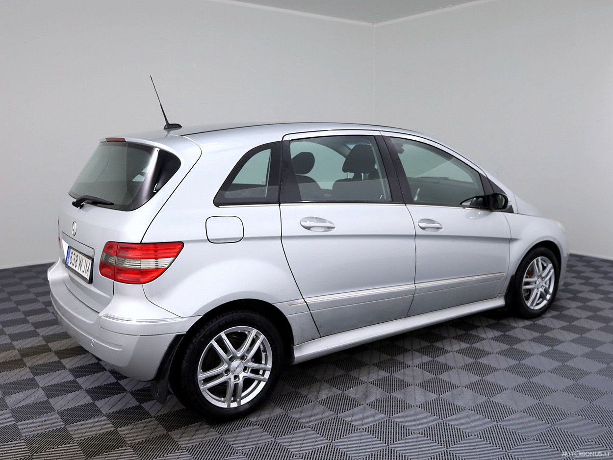 Mercedes-Benz B180 | 2