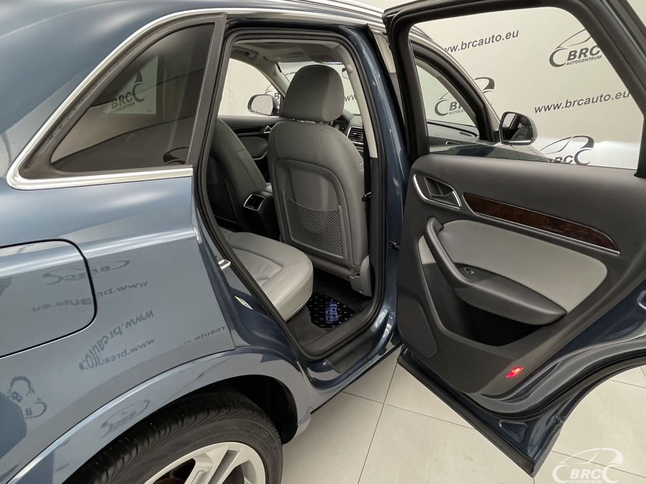 Audi Q3 | 11