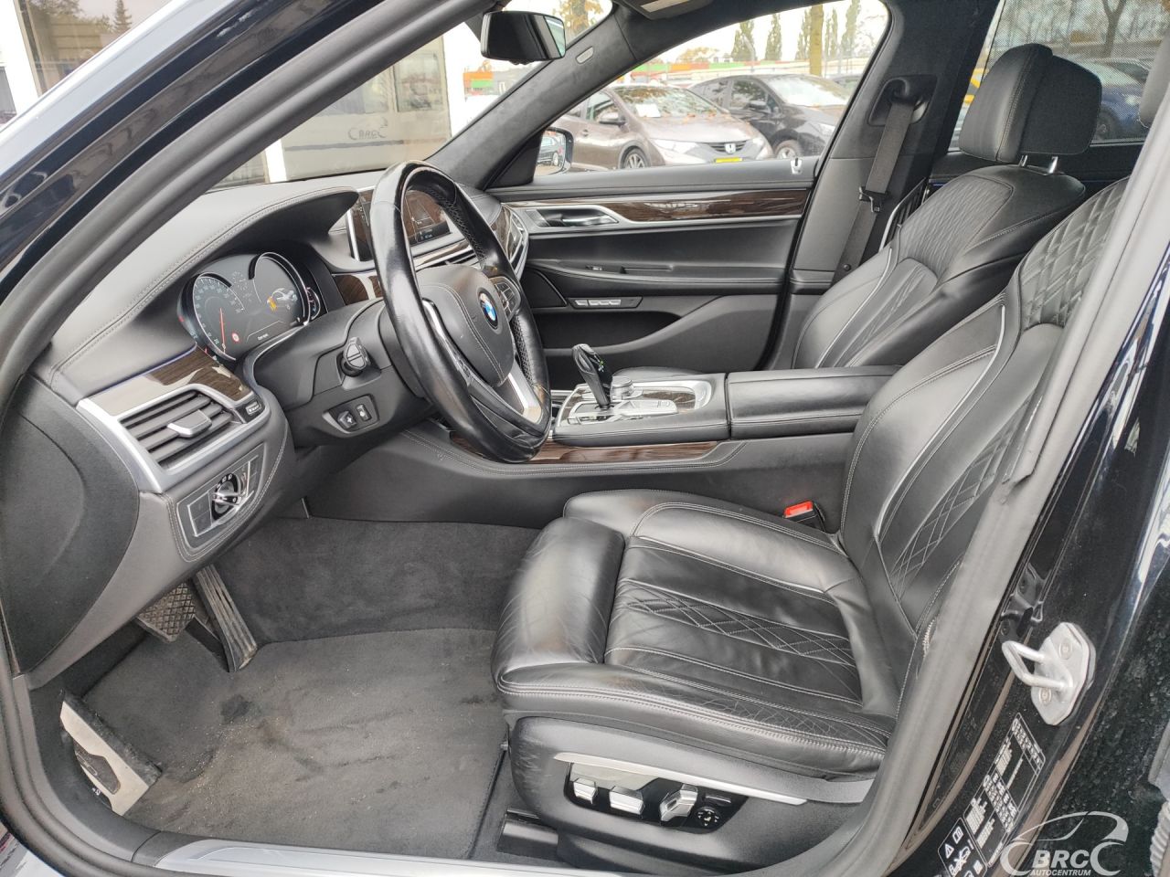 BMW 740 | 25