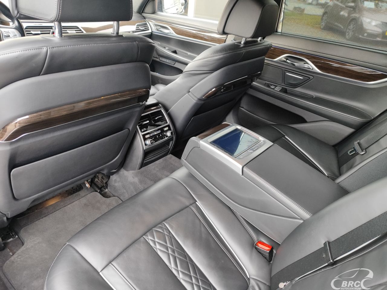 BMW 740 | 19