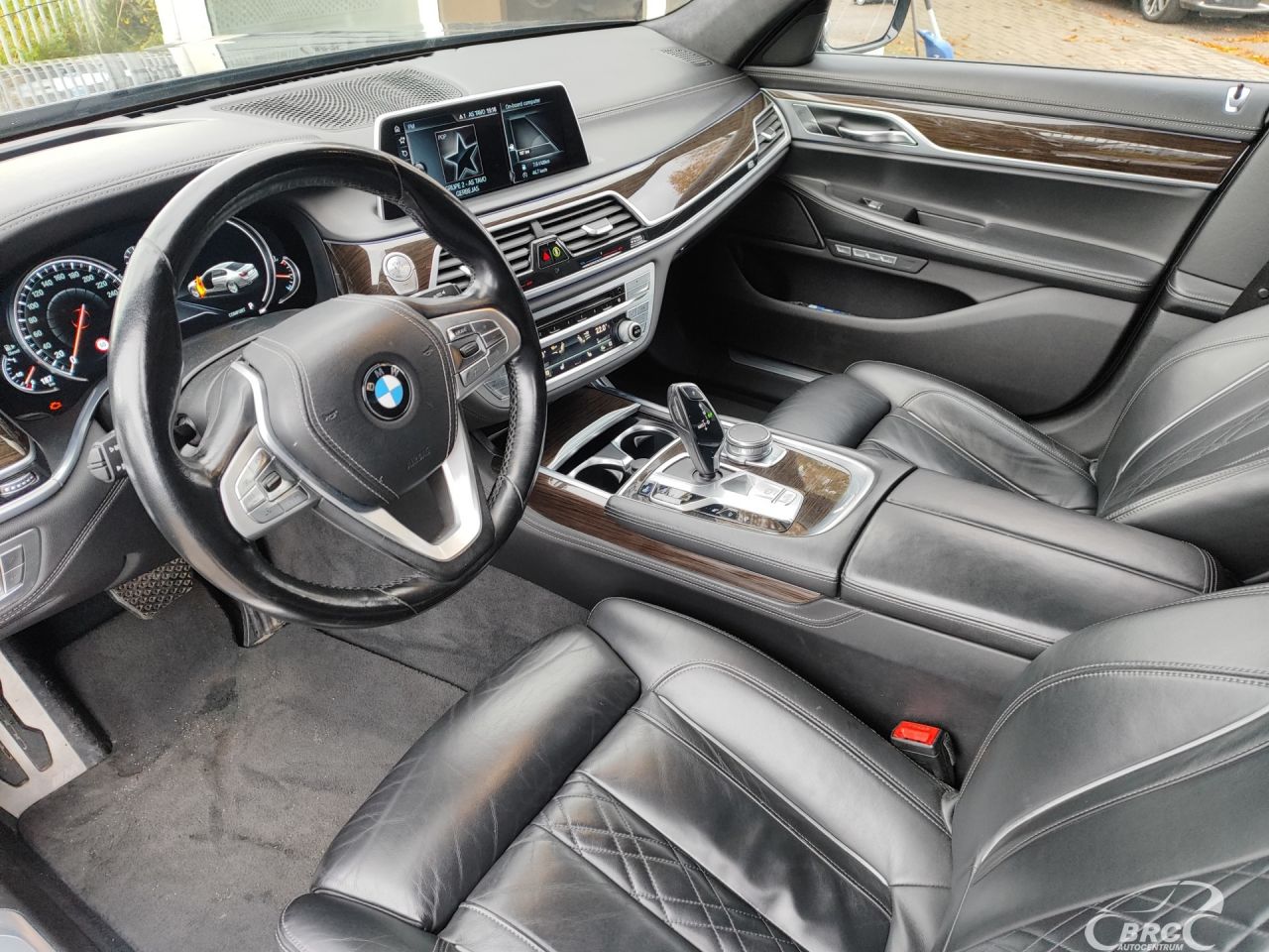 BMW 740 | 27
