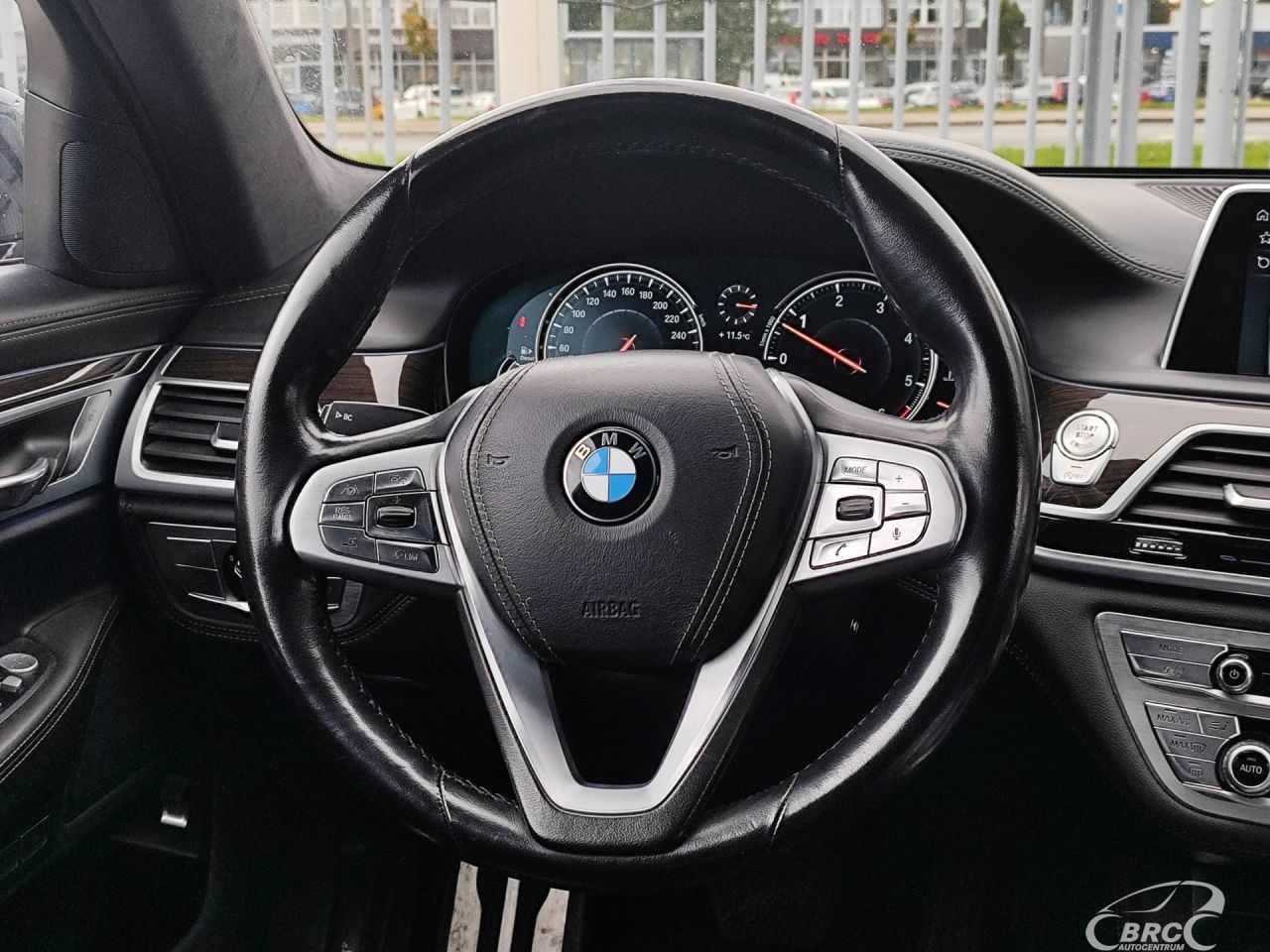 BMW 740 | 22