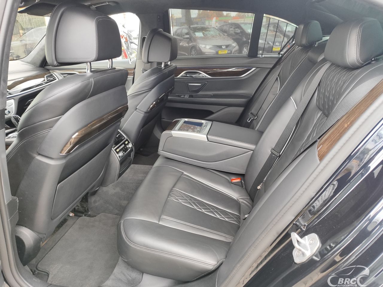 BMW 740 | 18