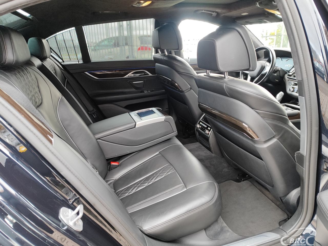 BMW 740 | 12
