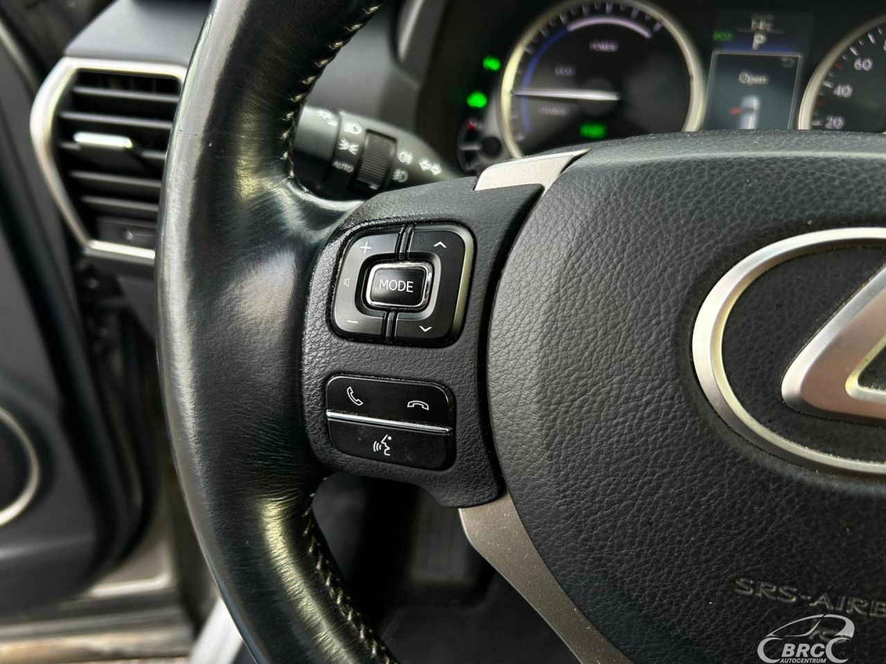 Lexus NX 300h | 16