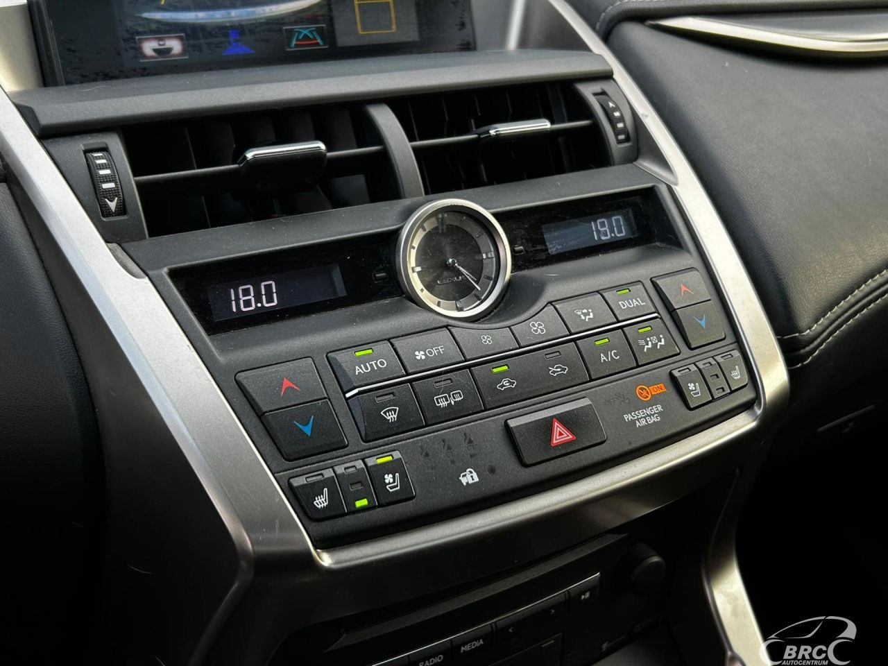 Lexus NX 300h | 25