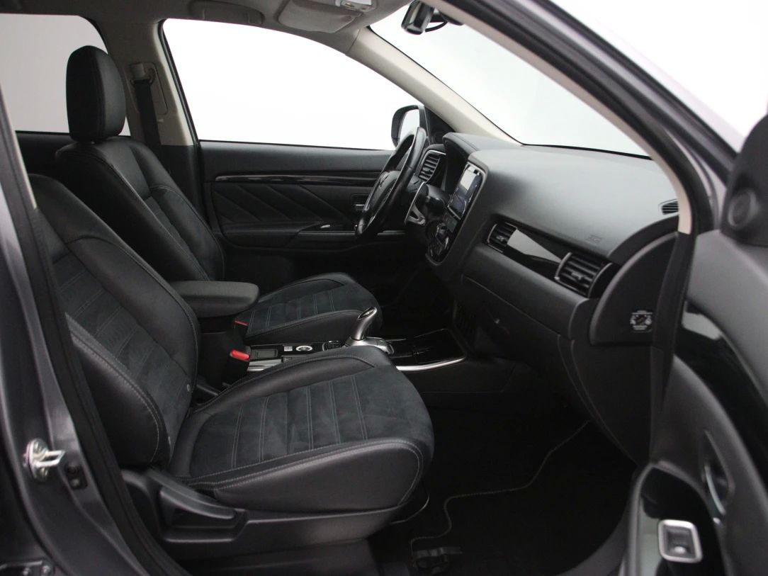 Mitsubishi Outlander | 12