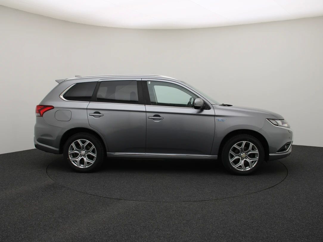 Mitsubishi Outlander | 7