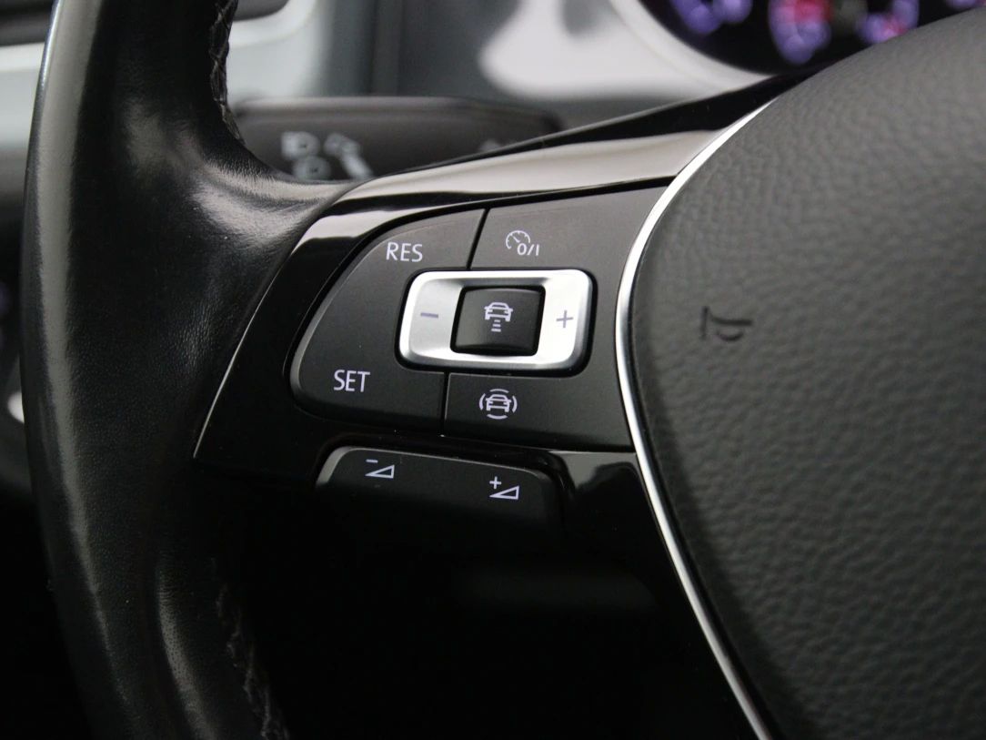 Volkswagen Golf | 27