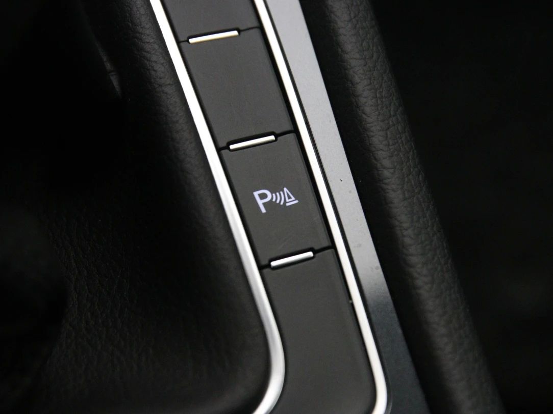 Volkswagen Golf | 26