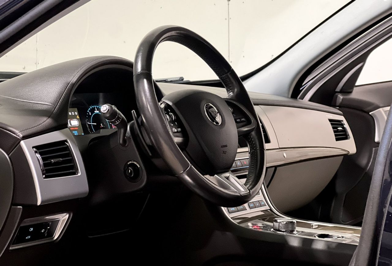 Jaguar XF | 5