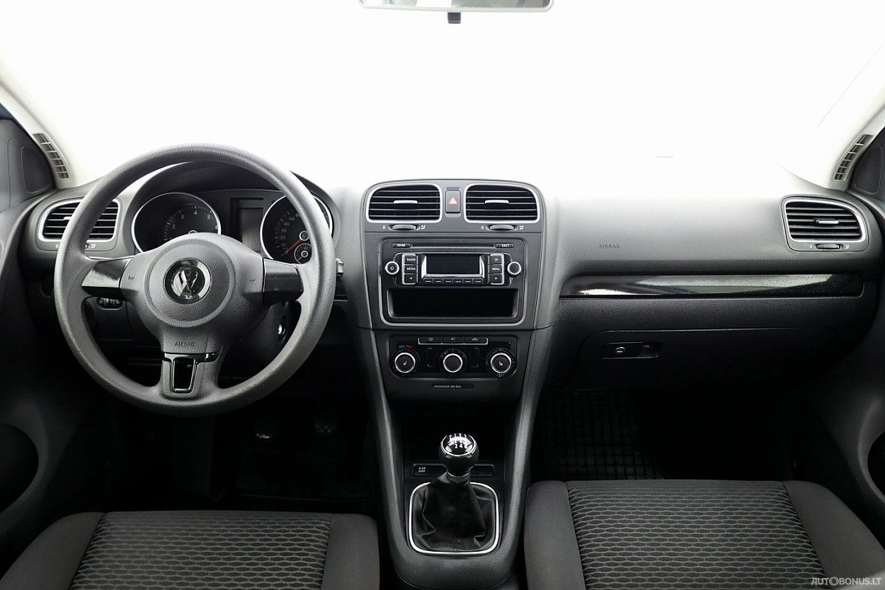Volkswagen Golf | 4