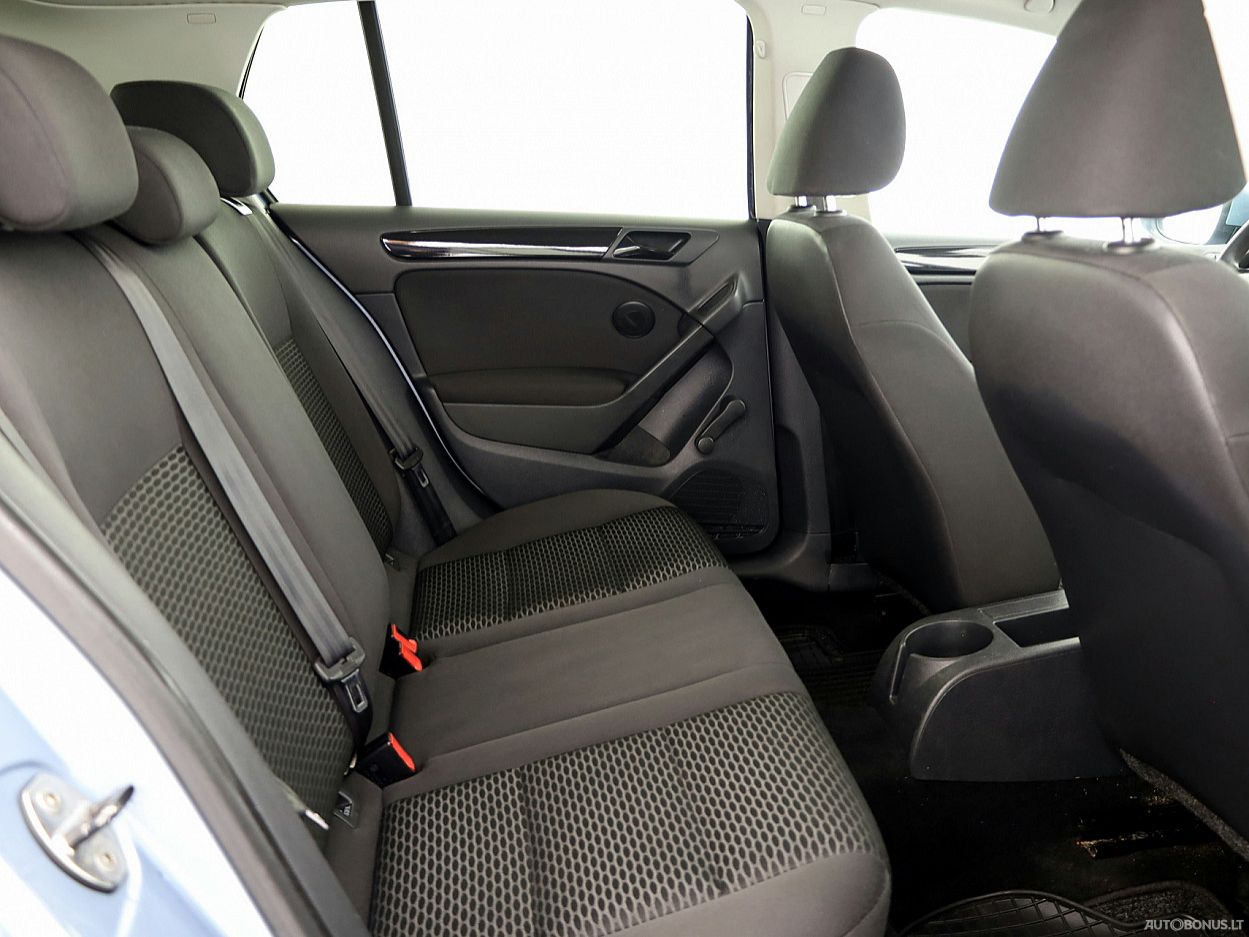 Volkswagen Golf | 6