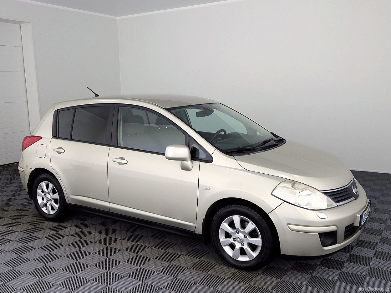 Nissan Tiida