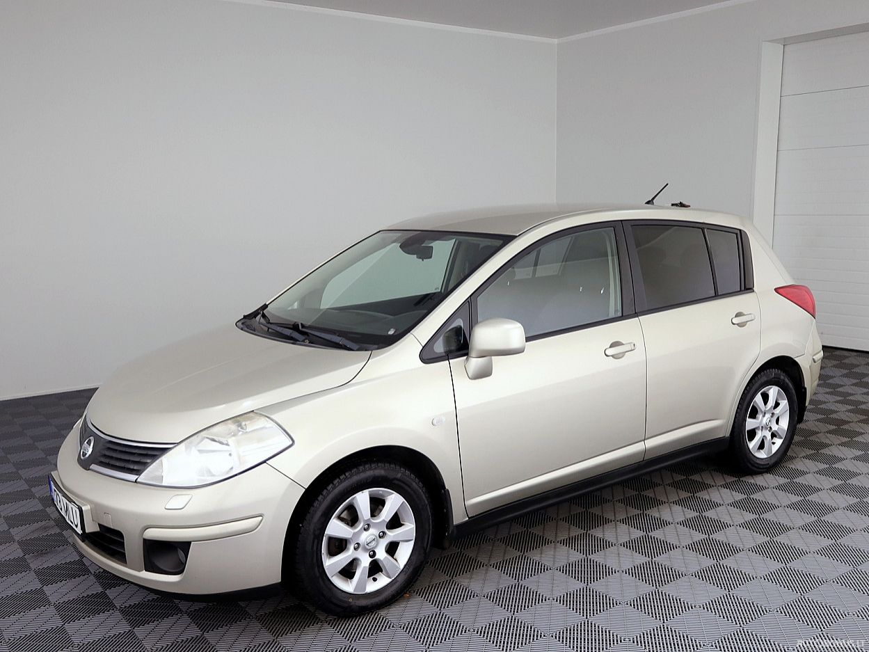 Nissan Tiida | 1