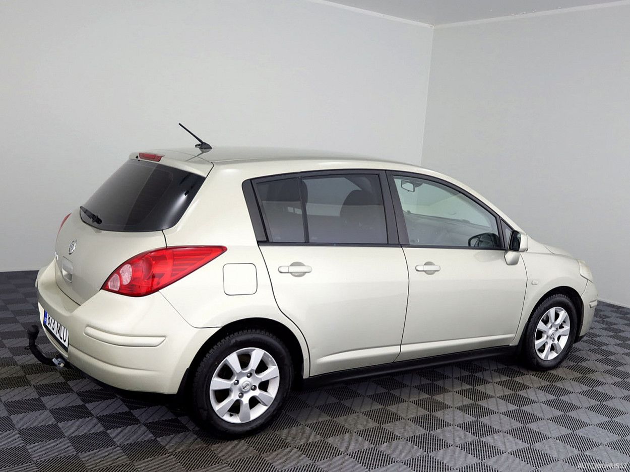 Nissan Tiida | 2