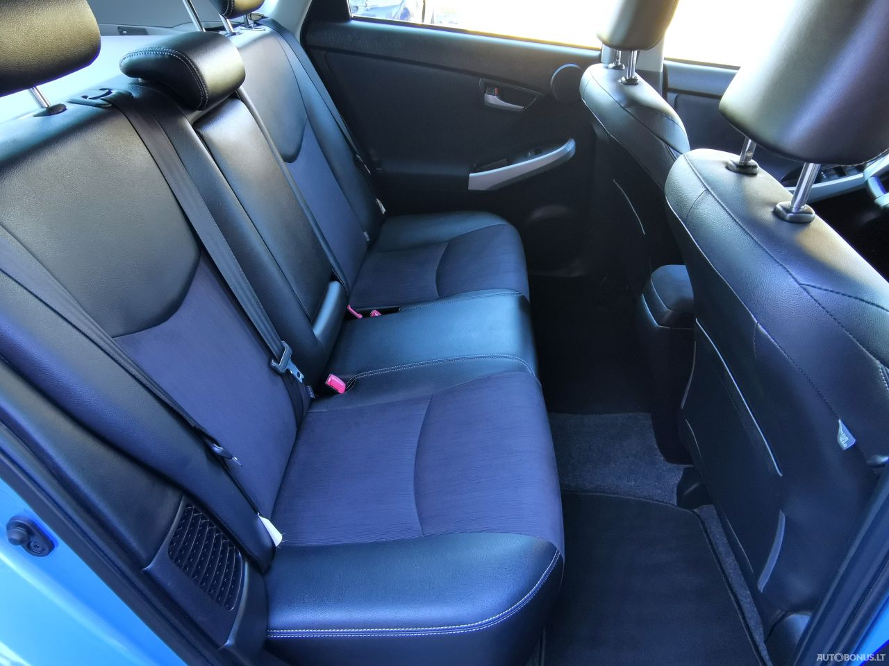 Toyota Prius | 12